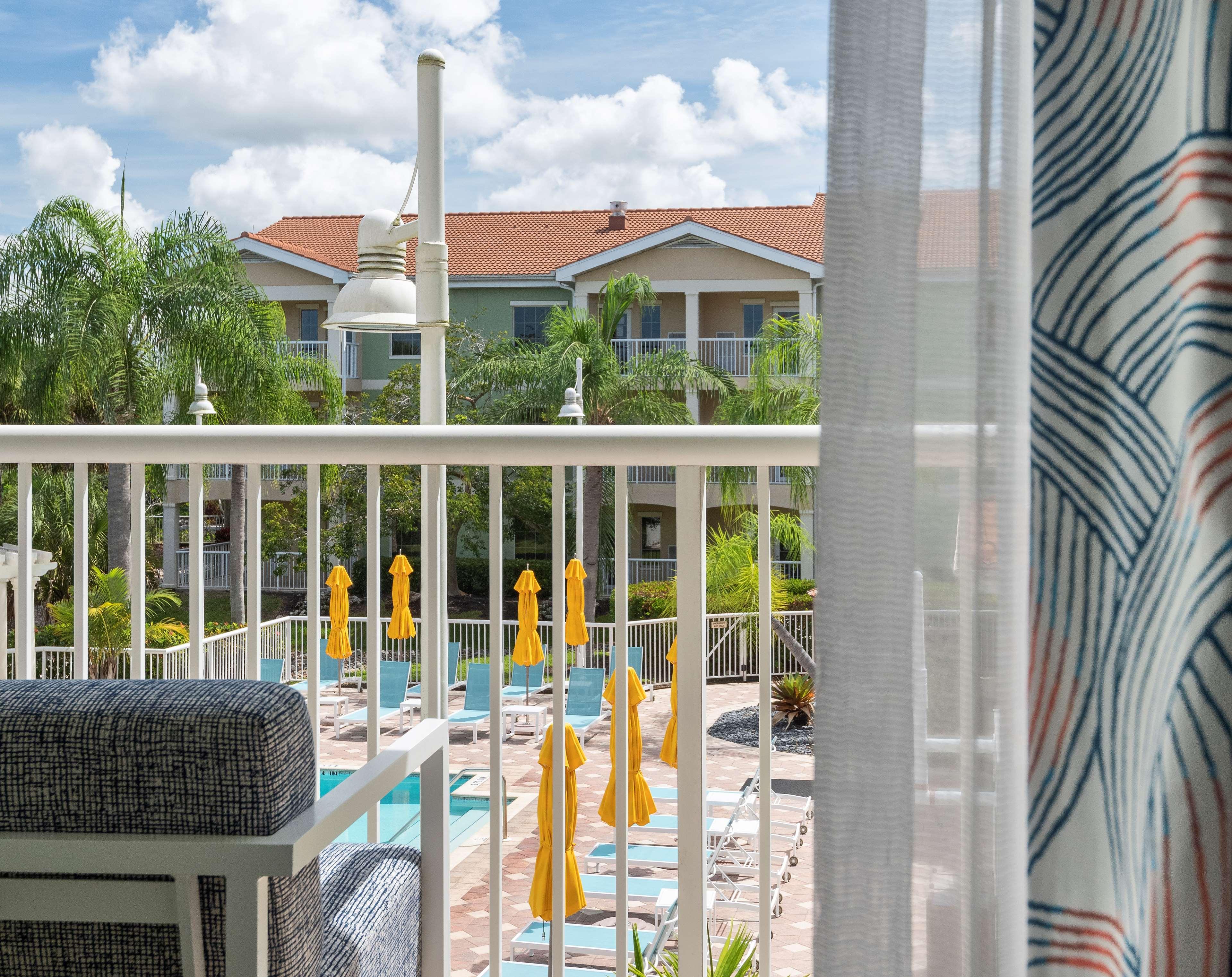 Doubletree Suites By Hilton Naples Naples Park Exteriér fotografie